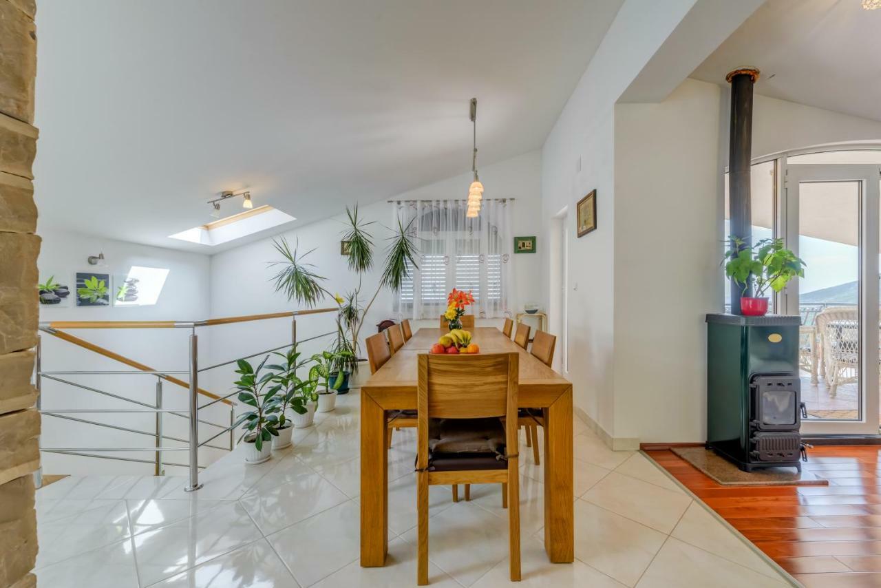 Holiday Home Marincello Solin Esterno foto