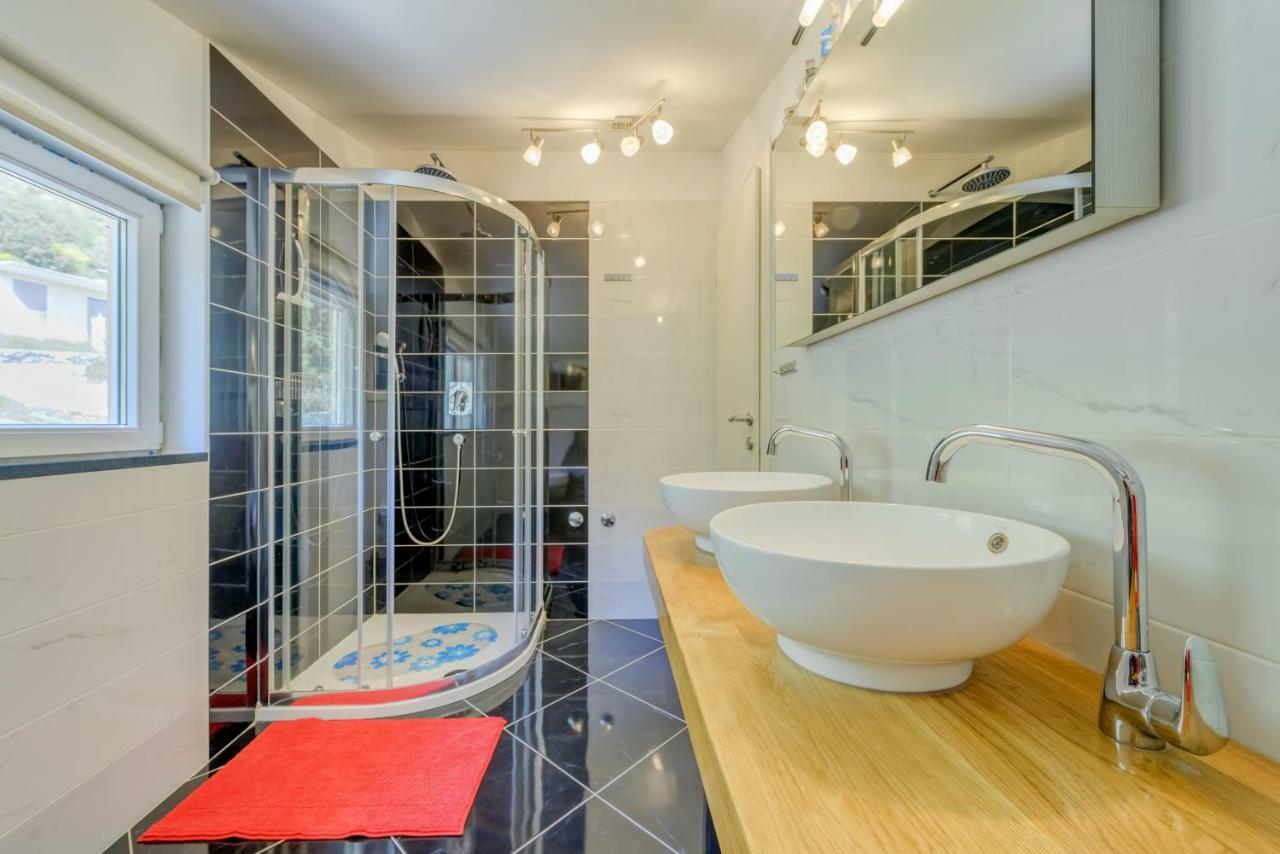 Holiday Home Marincello Solin Esterno foto
